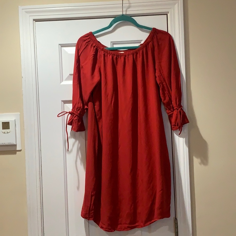 LOFT dress-Can worn be off the shoulderFully Lined